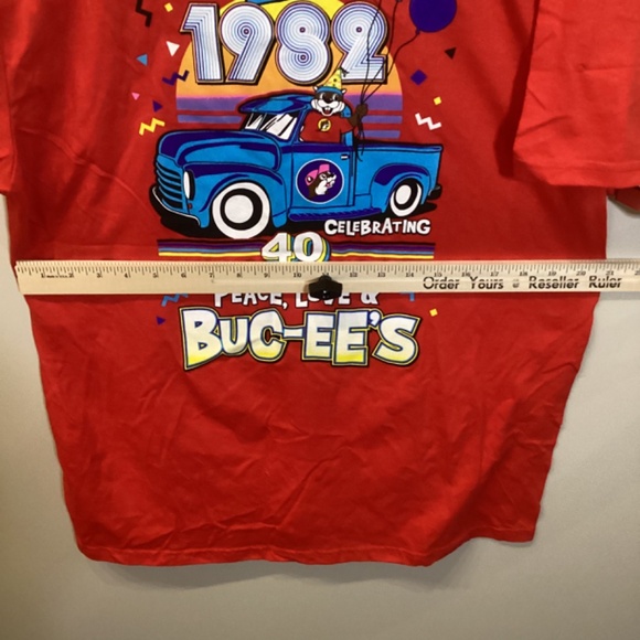 Buc-ees Red XL 40th Anniversary Party Like Its 1982 Beaver Peace Love Shirt - Picture 8 of 10